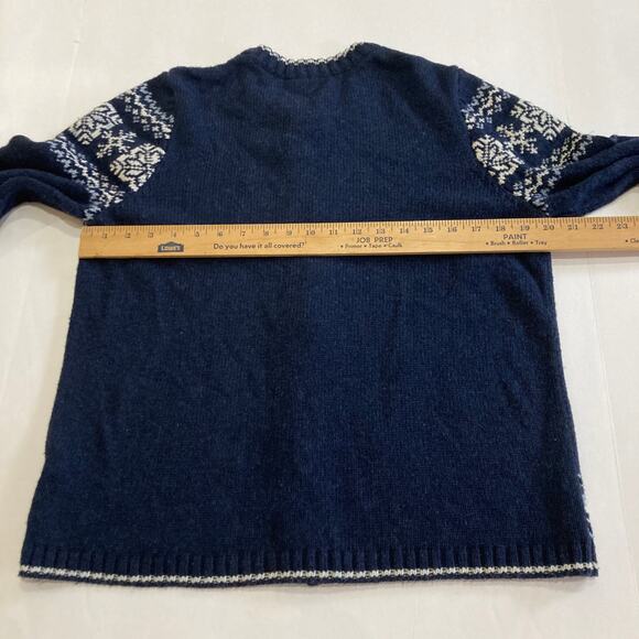 Croft & Barrow Fair Isle Embroidered Snowflakes Winter Sweater Cardigan Sz Med - Picture 8 of 9